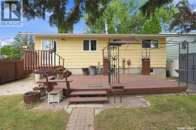 125 Arnason CRESCENT — photo 28 of 33
