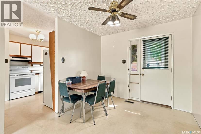 125 Arnason CRESCENT — photo 6 of 33