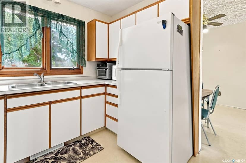 125 Arnason CRESCENT — photo 9 of 33