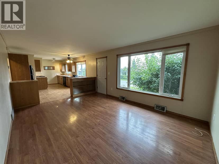 10312 104 AVENUE, Fort St. John, photo 4