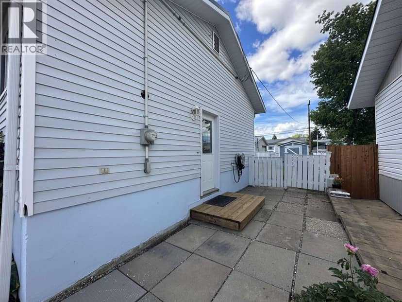 10312 104 AVENUE, Fort St. John, photo 2
