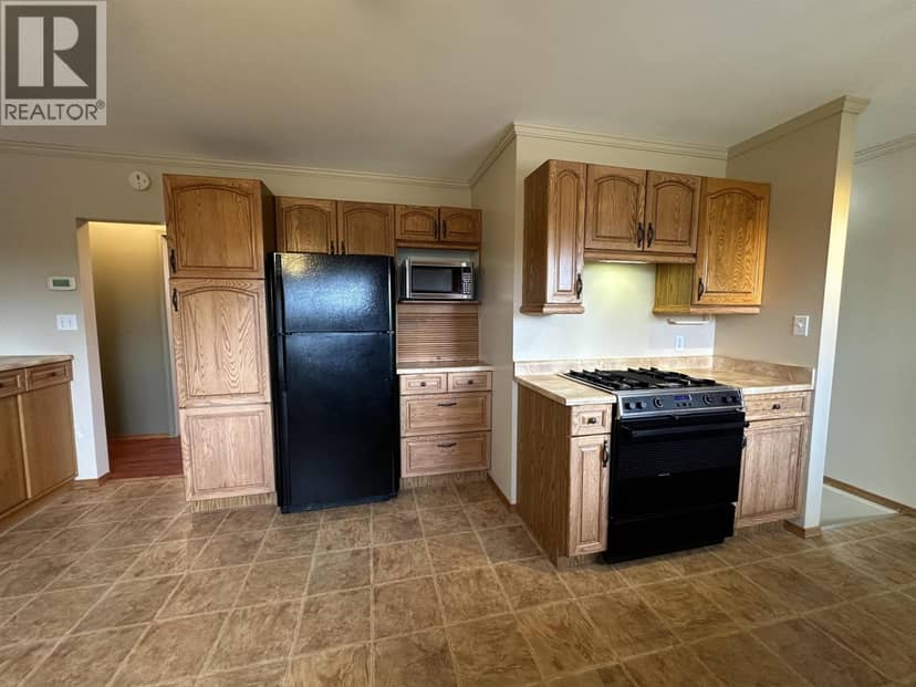 10312 104 AVENUE, Fort St. John, photo 6