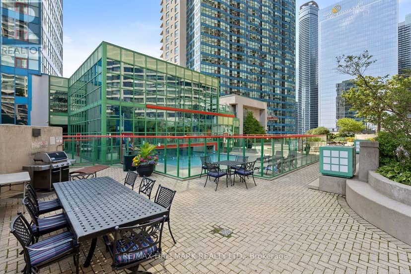 504 - 77 Harbour Square — photo 15 of 25