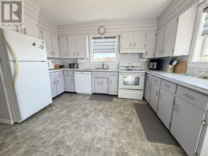 570 Little Harbour Road — photo 18 of 40