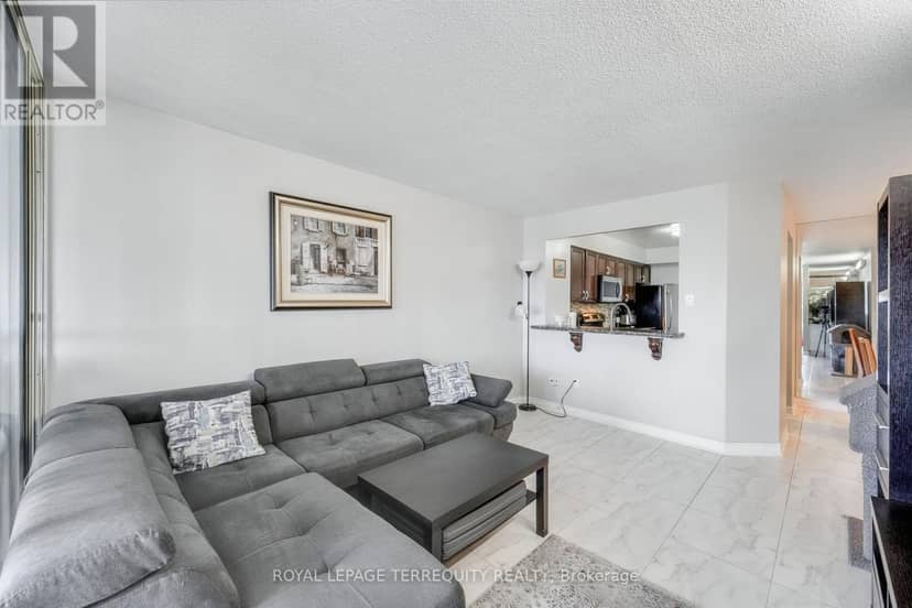 1107 - 8501 Bayview Avenue — photo 12 of 40