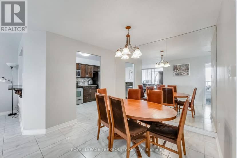 1107 - 8501 Bayview Avenue — photo 13 of 40