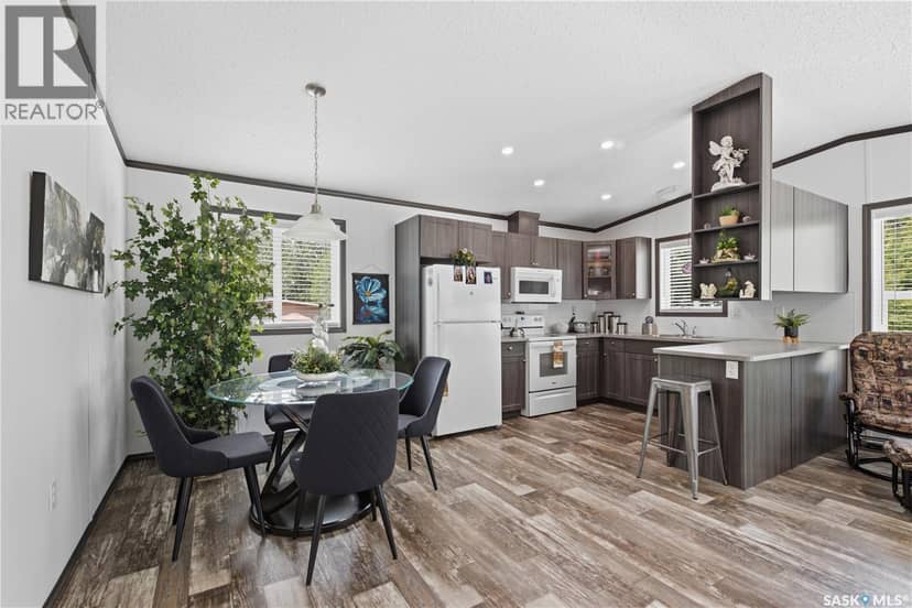 109 Lakeview DRIVE — photo 9 of 34