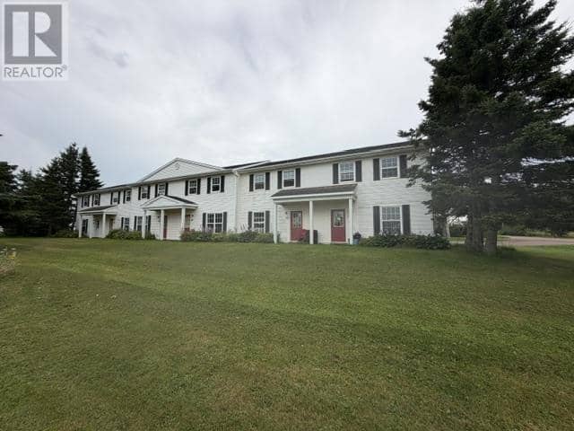 2 MacKinley Crescent — photo 1 of 7
