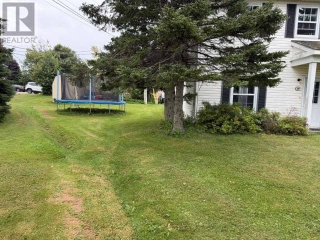 2 MacKinley Crescent — photo 4 of 7