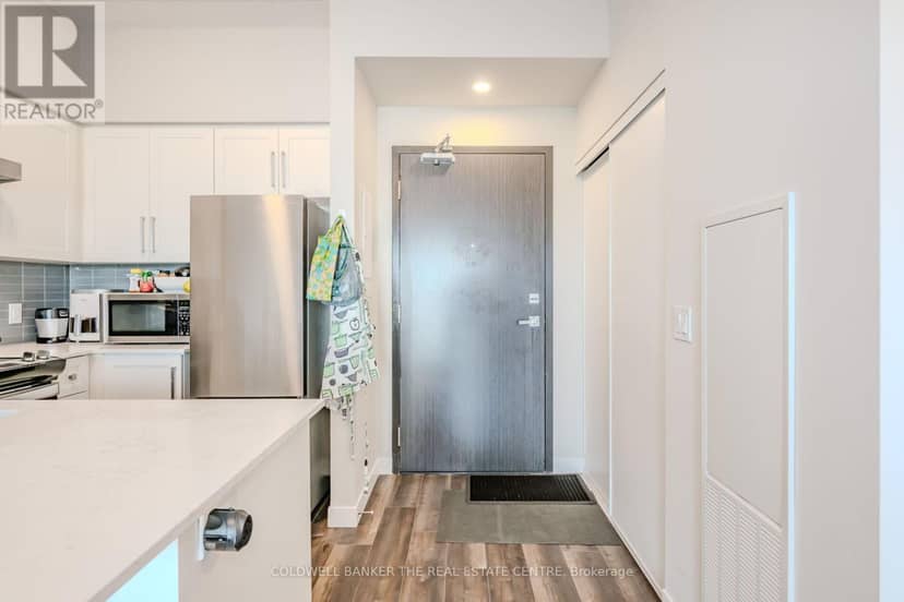 610 - 15 Queen Street S — photo 8 of 40