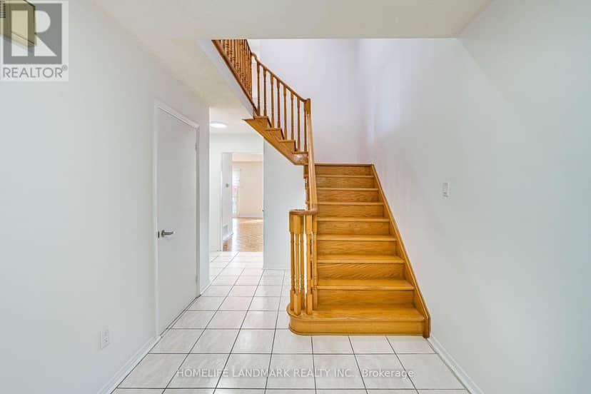 62 Danjohn Crescent — photo 5 of 40