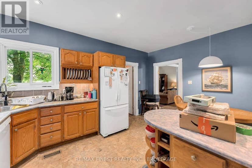 1011 Lennox And Addington County Rd 5 — photo 10 of 40