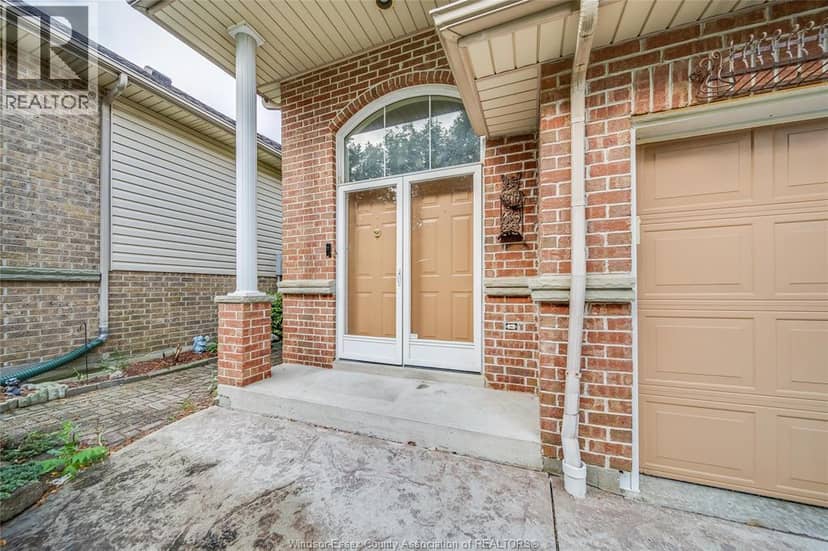 1511 Chateau Avenue — photo 3 of 36