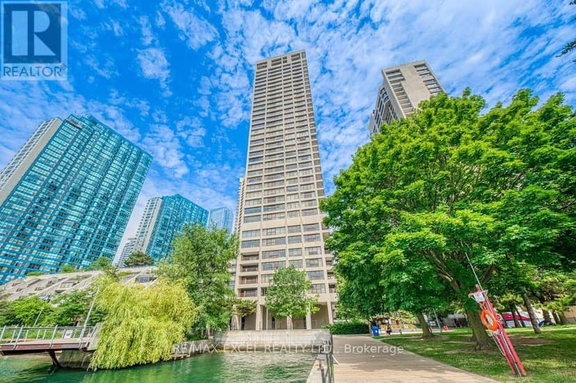 3403 - 65 Harbour Square — photo 3 of 31