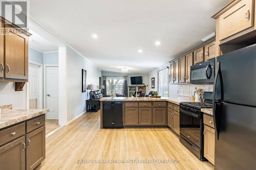 37 Hawthorne Drive — photo 5 of 34