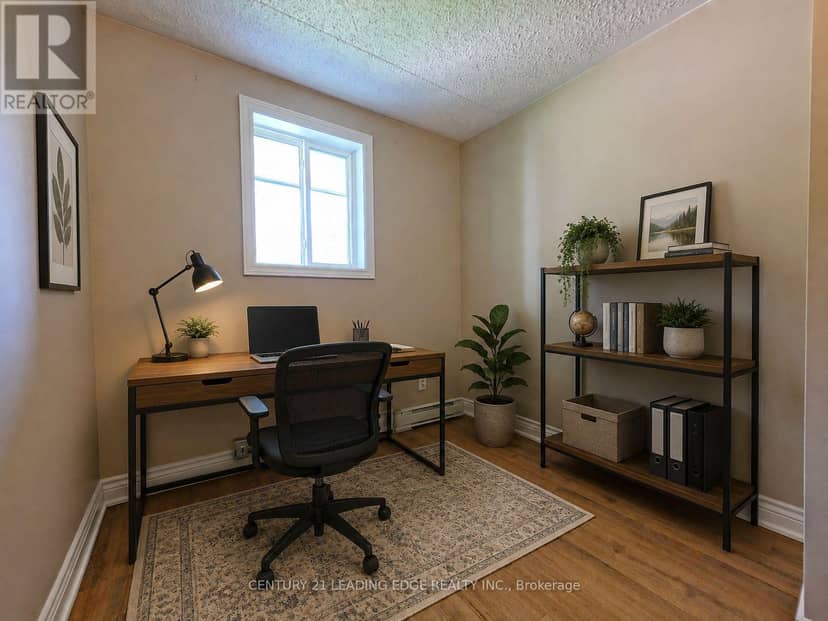206 - 74 The Queensway S — photo 17 of 31