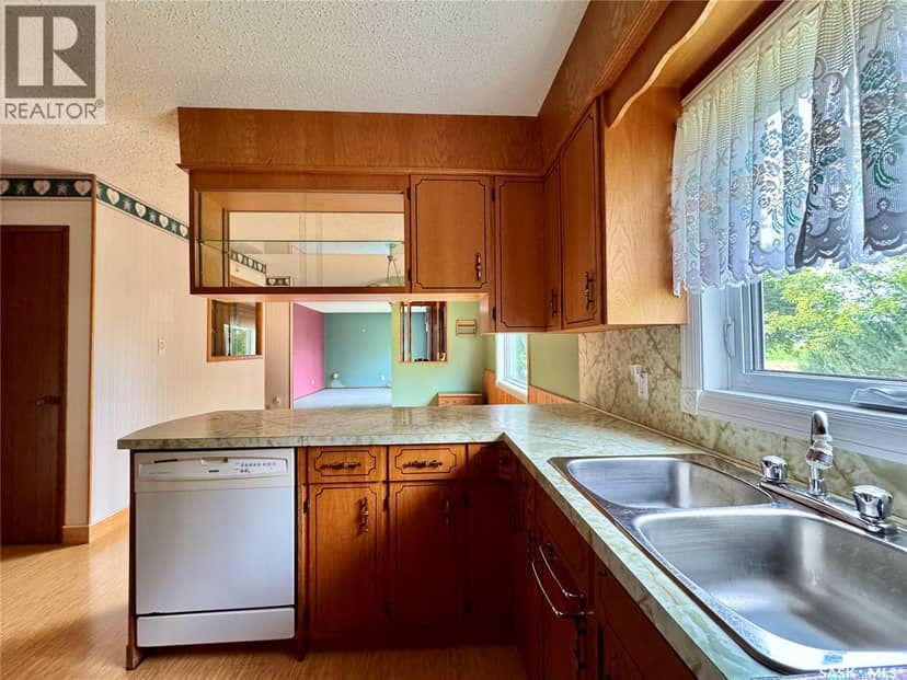 100 Henderson STREET — photo 16 of 40