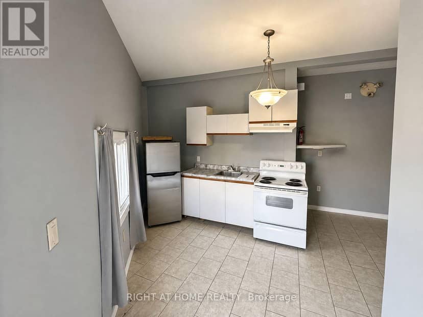 697 Hale Street — photo 11 of 37
