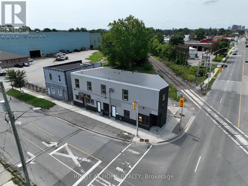 697 Hale Street — photo 7 of 37