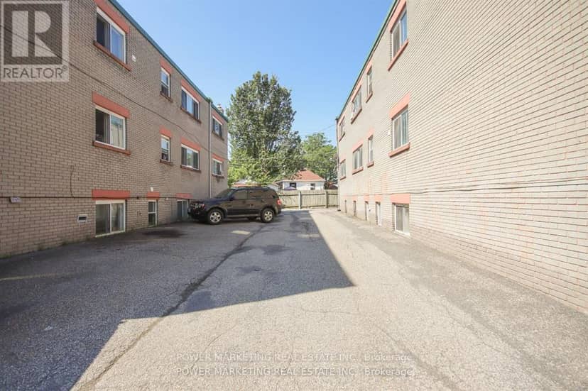 656 De L'eglise Street — photo 3 of 38