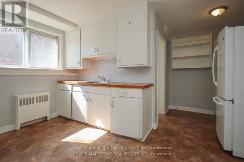 656 De L'eglise Street — photo 9 of 38