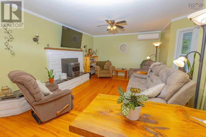 327 Brighton Road — photo 7 of 20