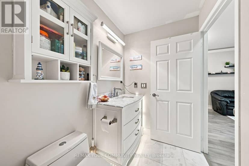 210 - 9973 Keele Street — photo 35 of 40