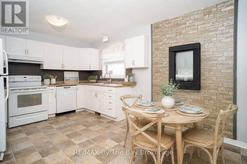 11 Indiana Avenue — photo 4 of 19