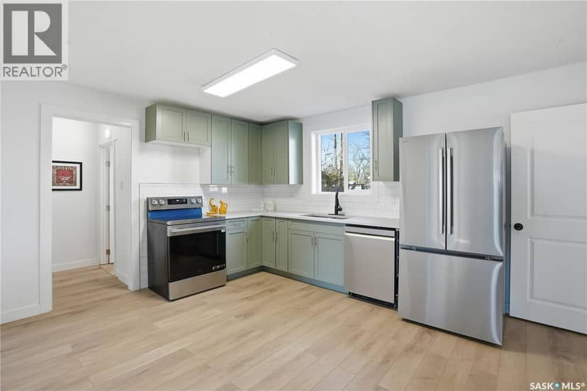 100 32nd STREET W — photo 5 of 24