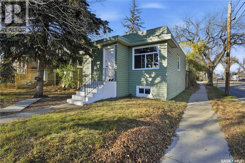 100 32nd STREET W — photo 1 of 24