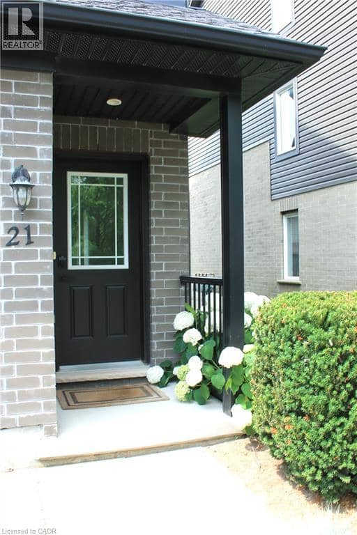 12 POPLAR Drive Unit# 21 — photo 2 of 27