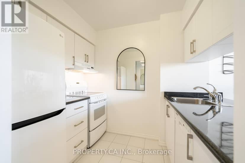 914 - 80 St Patrick Street — photo 16 of 30