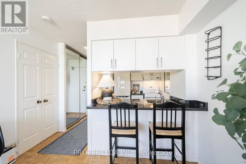 914 - 80 St Patrick Street, Toronto, photo 8