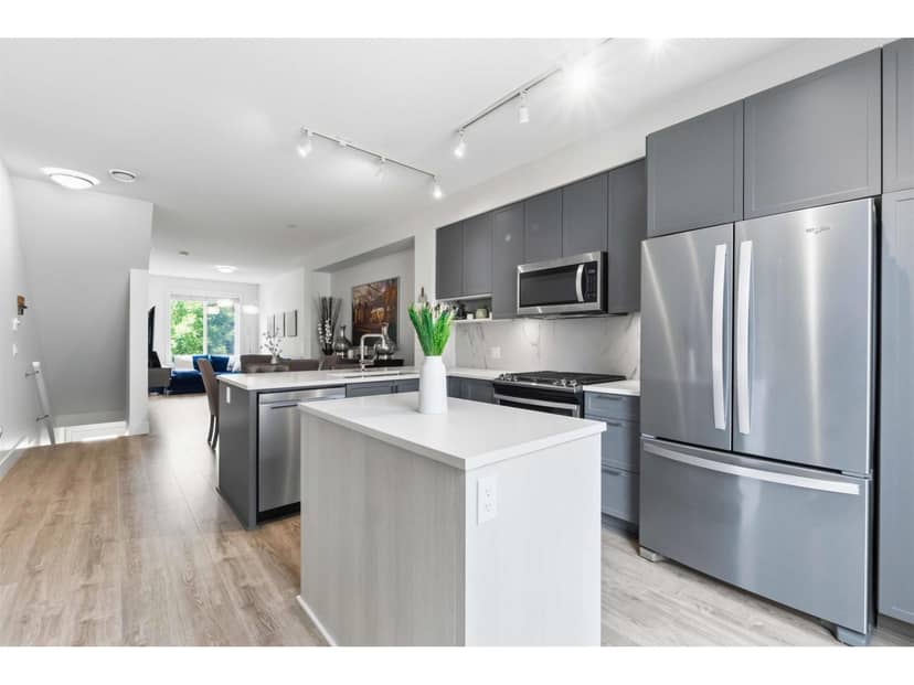 67 9718 161A STREET, Surrey, photo 3