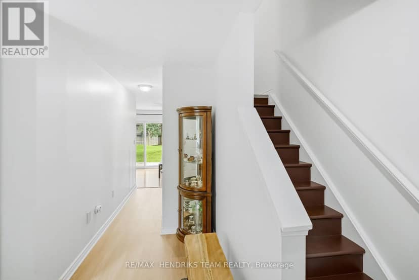 44 - 65 Dorchester Boulevard — photo 15 of 30