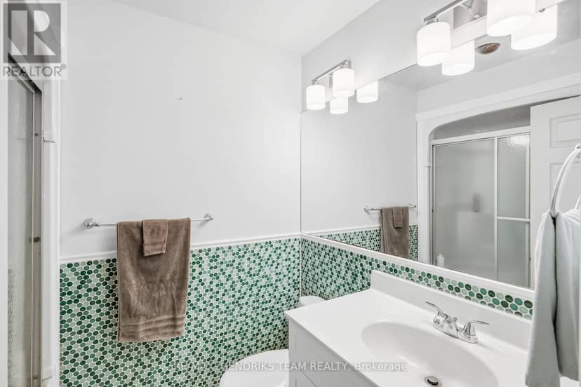 44 - 65 Dorchester Boulevard — photo 20 of 30