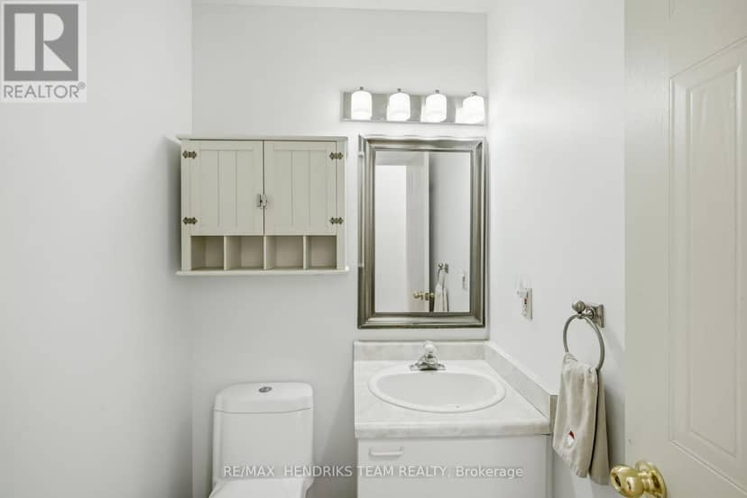 44 - 65 Dorchester Boulevard — photo 21 of 30