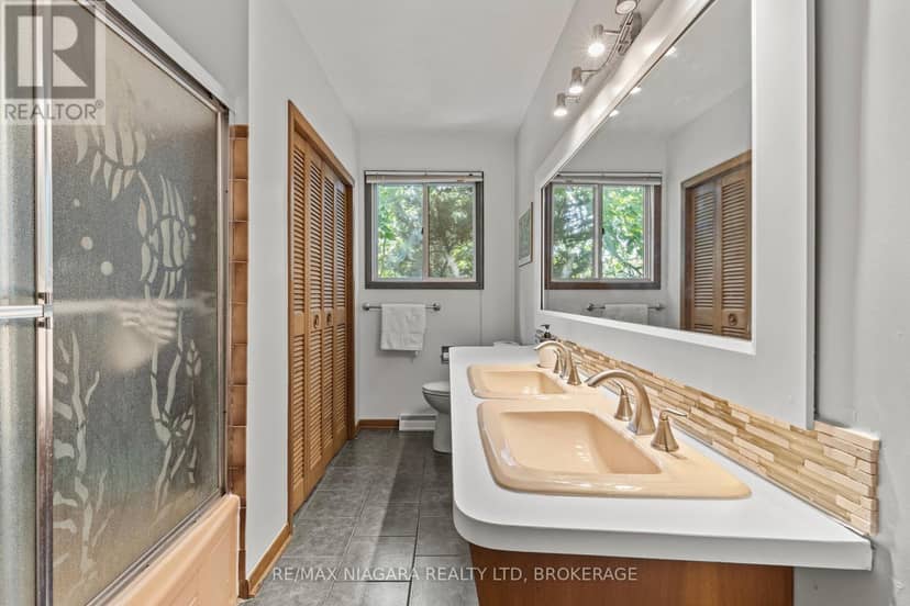 8 Cullen Drive — photo 17 of 40
