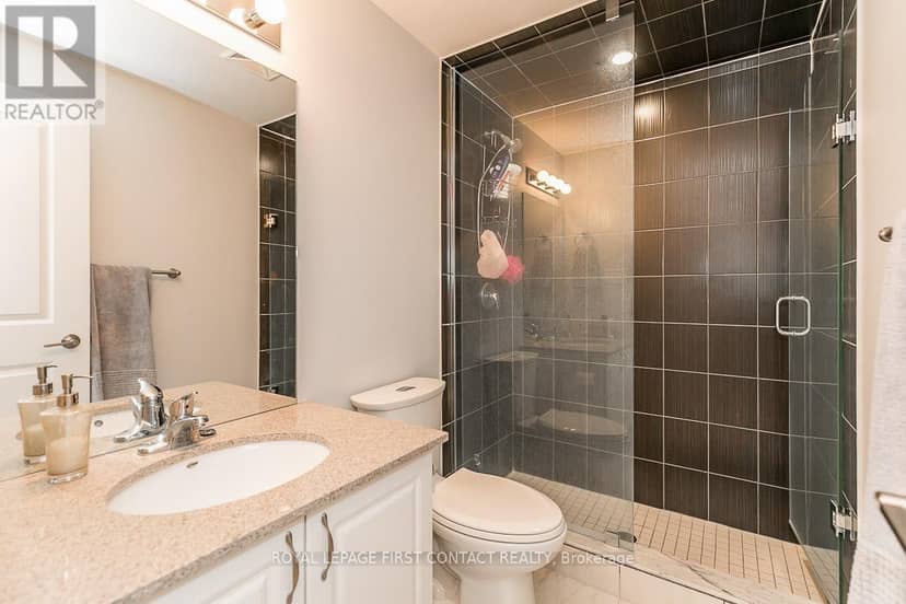501 - 300 Essa Road — photo 11 of 19