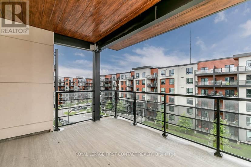 501 - 300 Essa Road — photo 13 of 19