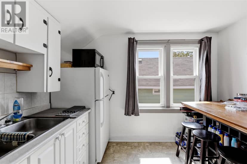 534 Parliament ST — photo 7 of 23