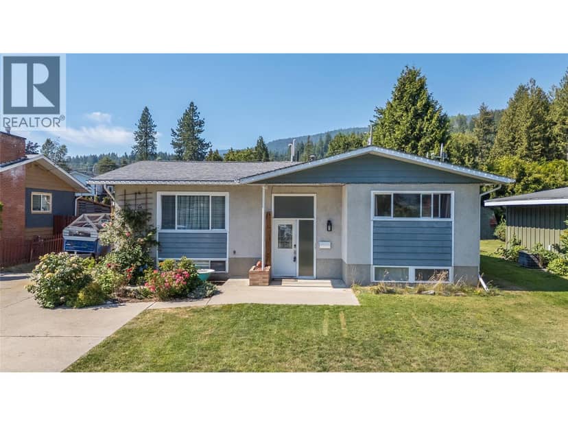 1684 RIDGEWOOD Drive, Castlegar