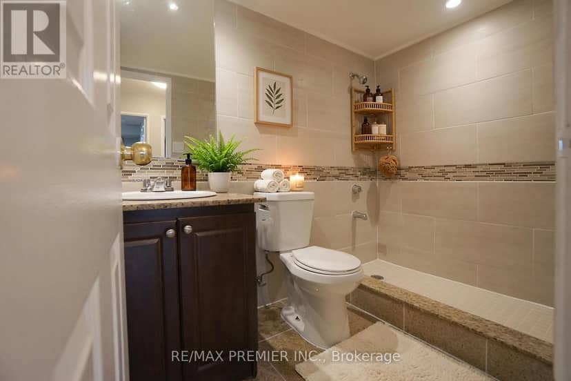 51 - 1250 Mississauga Valley Boulevard — photo 10 of 20