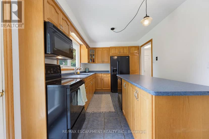 200 Lynden Road — photo 12 of 35