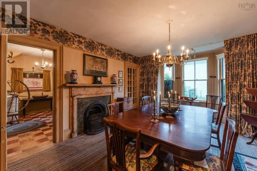 477 St George Street — photo 11 of 28