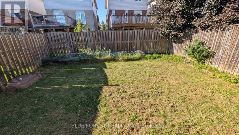 904 Frontenac Crescent — photo 34 of 34