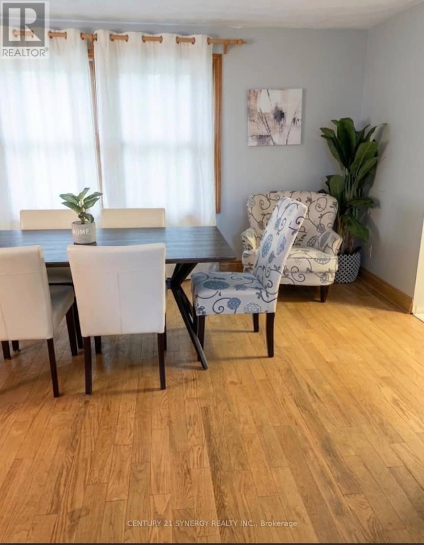 215 Victoria Street — photo 3 of 25