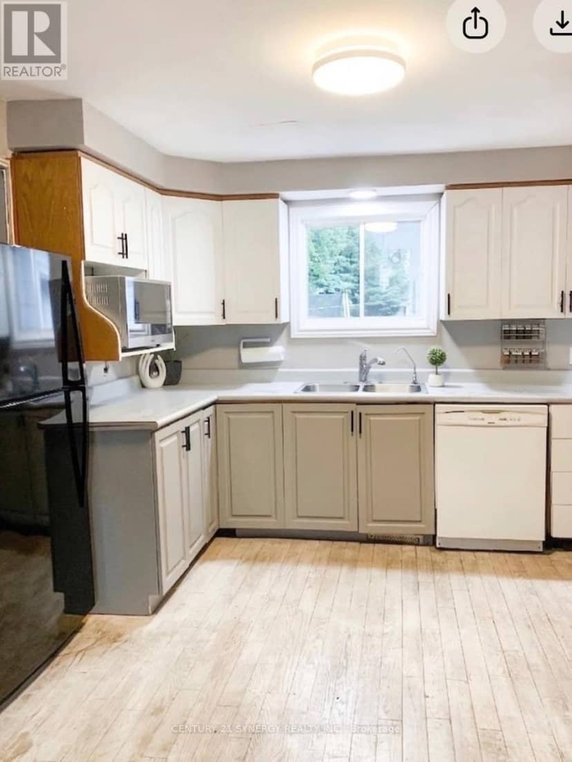 215 Victoria Street — photo 6 of 25