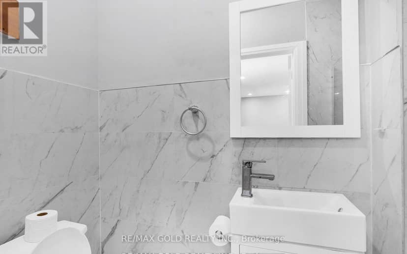 8 Fairglen Crescent — photo 40 of 40