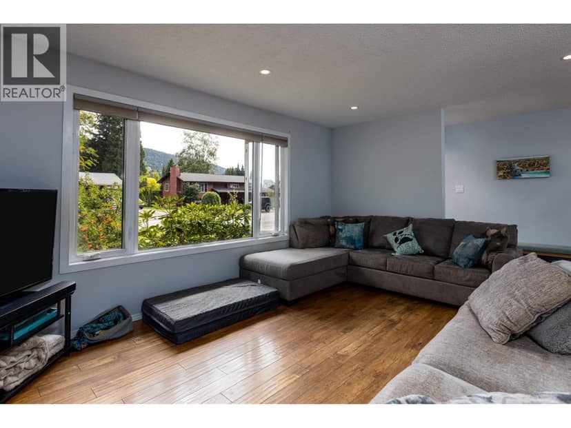 4121 SKOGLUND STREET, Terrace, photo 5